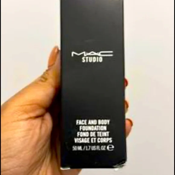 Makeup - Picture 1 of 2